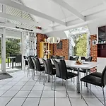 Дом отдыха 6 Bedroom Stunning In Romo
