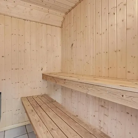 Holiday home 6 Bedroom Stunning In Romo