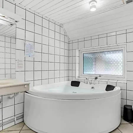 6 Bedroom Stunning In Romo *